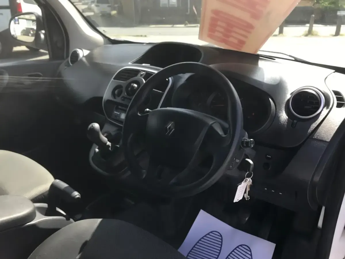 Usado Renault Kangoo Business 2017 Branco Monovolume