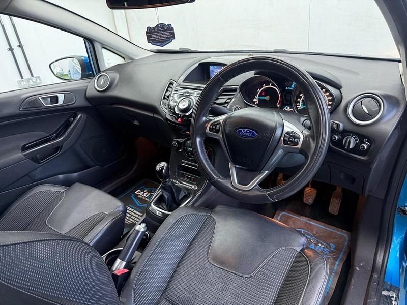 Used Ford Fiesta Titanium X 125 HP (91 kW) 2013 Blue Hatchback