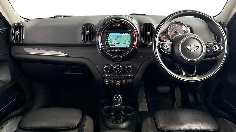 Used Mini Cooper Countryman Classic 134 HP (98 kW) 2019 Red SUV