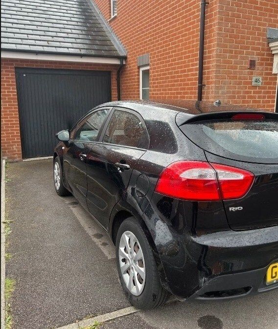 Black Used 2013 Kia Rio Hatchback | £2,495 (A bit pricey) - Image 1/3