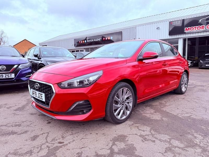 Used Hyundai i30 SE 2019 Red Hatchback