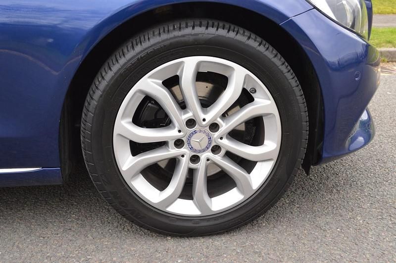 Used Mercedes C200 184 HP (135 kW) 2016 Brilliant blue metallic Estate