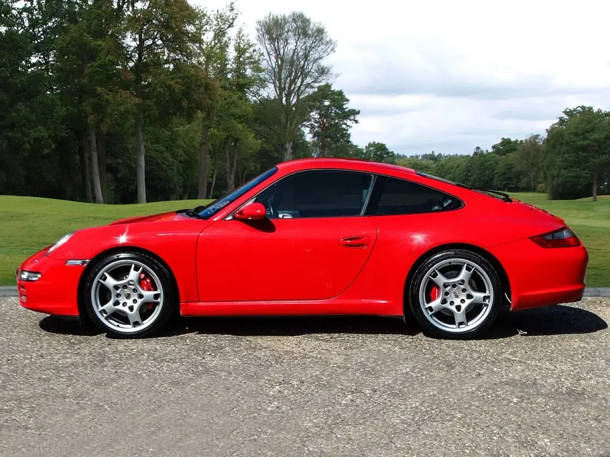 Used Porsche 911 Carrera S 350 HP (257 kW) 2005 Red Coupe
