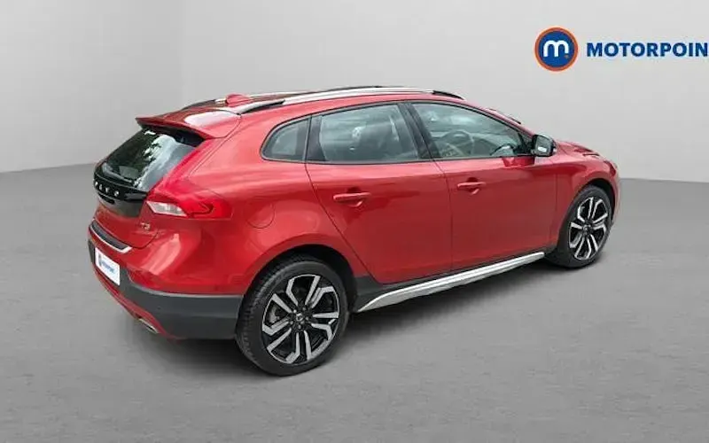 Used Volvo V40 Pro 152 HP (111 kW) 2019 Hatchback
