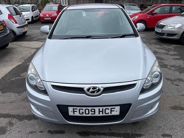 Used Hyundai i30 Comfort 108 HP (79 kW) 2009 Silver Hatchback