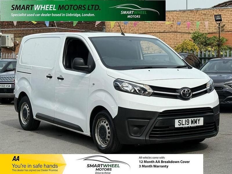 Used Toyota Proace Active 115 HP (84 kW) 2019 White MPV