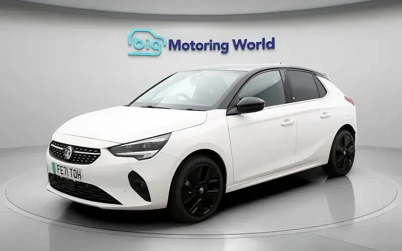 Used Vauxhall Corsa-e Elite 100 kW (136 HP) 2020 White Hatchback