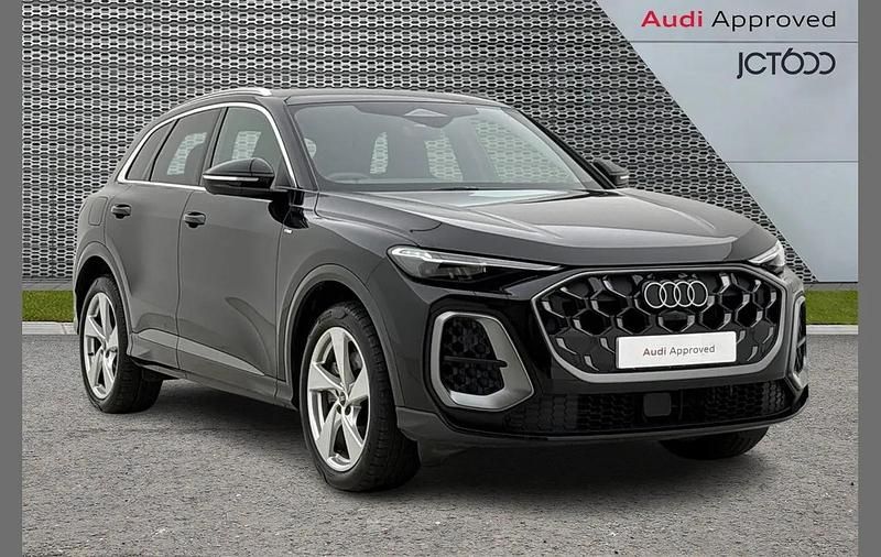 Used Audi Q5 S-Line 200 HP (147 kW) 2025 Black SUV