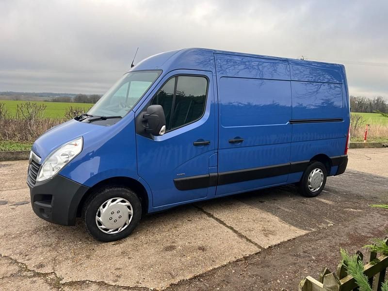 Used Vauxhall Movano 130 HP (95 kW) 2017 Blue MPV
