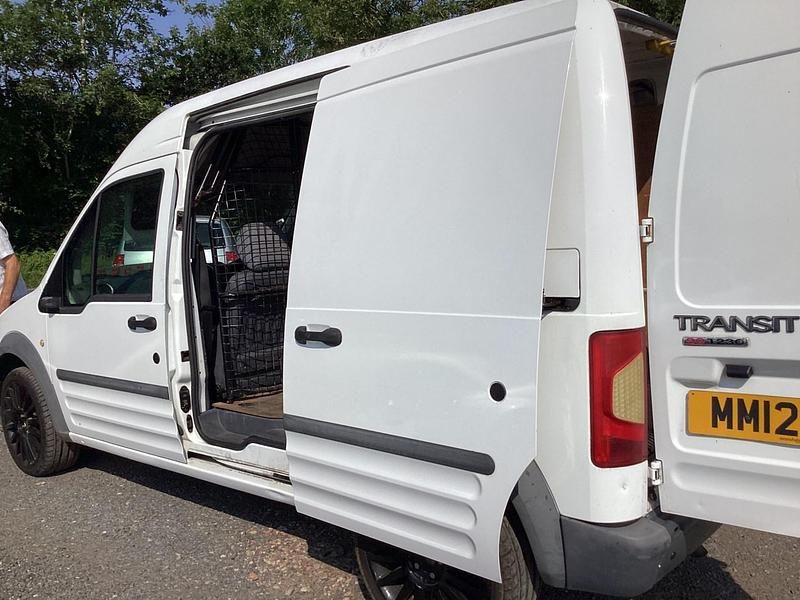 Używany Ford Transit Connect 90 KM (66 kW) 2012 Biały Minivan