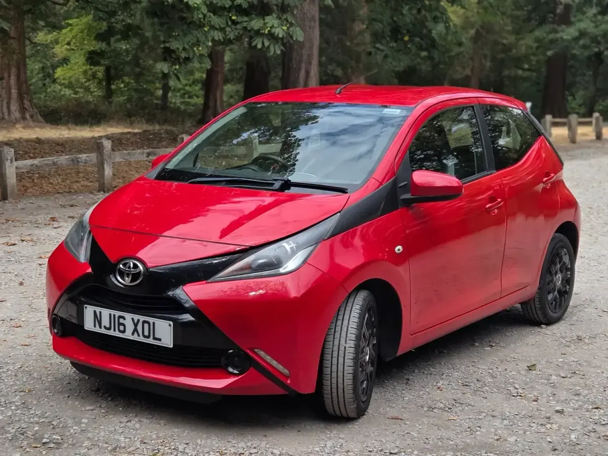 Used Toyota Aygo X-play 68 HP (50 kW) 2016 Red Hatchback