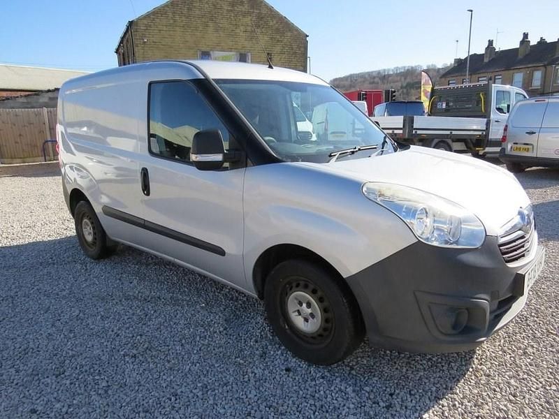 Used Vauxhall Combo 2018 Silver MPV