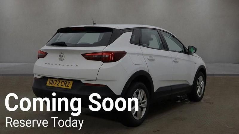Used Vauxhall Grandland X S 130 HP (95 kW) 2022 White SUV