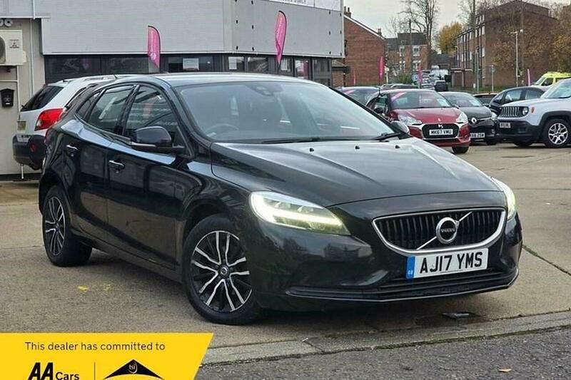 Black Used 2017 Volvo V40 Momentum Hatchback | £6,390 (Fair price) - Image 1/1