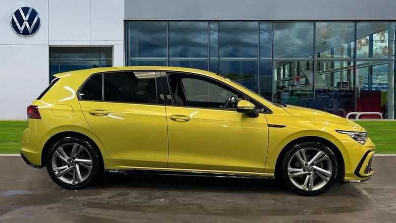 Used VW Golf VIII R-line 150 HP (110 kW) 2022 Lime yellow metallic Hatchback