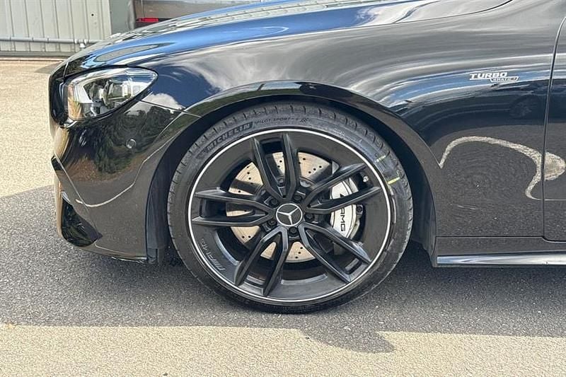 Käytetty Mercedes E53 AMG Premium Plus 435 HP (319 kW) 2023 Musta Avoauto