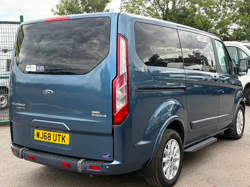 Used Ford Tourneo Custom Titanium 130 HP (95 kW) 2018 Blue Van