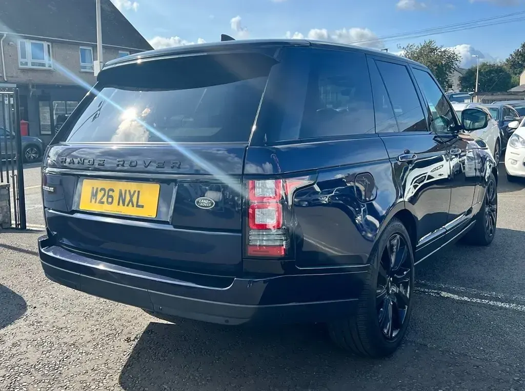 Używany Land Rover Range Rover Vogue SE 258 KM (189 kW) 2017 Niebieski SUV