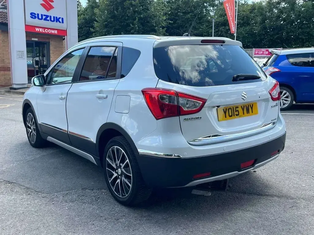 Used Suzuki SX4 S-Cross SZ5 120 HP (88 kW) 2015 White SUV