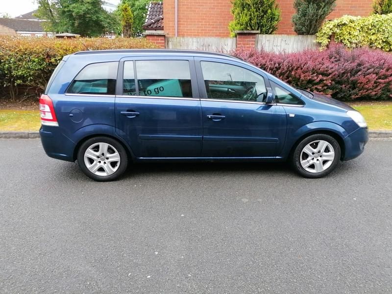 Used Vauxhall Zafira 2011 Blue MPV