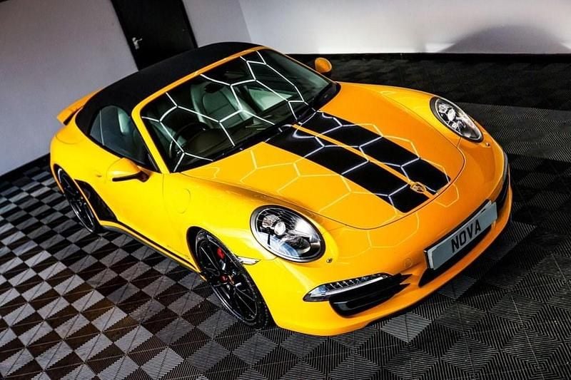 Used Porsche 911 Carrera 4S Cabriolet 400 HP (294 kW) 2014 Yellow Cabriolet