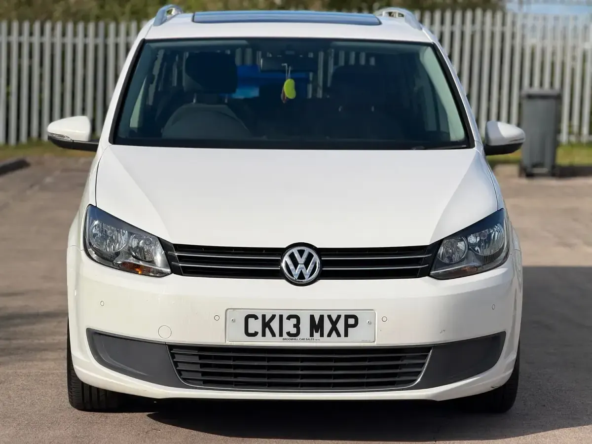 Used VW Touran 140 HP (102 kW) 2013 White MPV