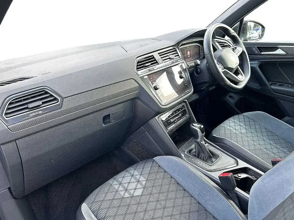 Used VW Tiguan R-line 150 HP (110 kW) 2023 Black SUV