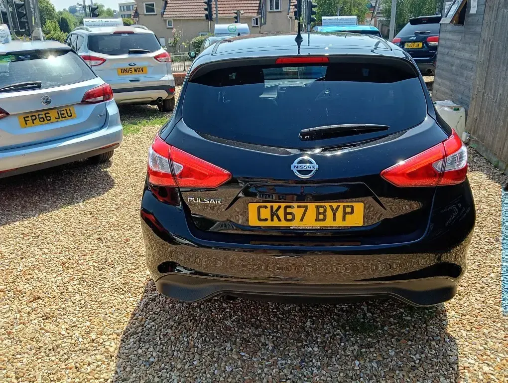 Used Nissan Pulsar N-Connecta 110 HP (80 kW) 2017 Black Hatchback