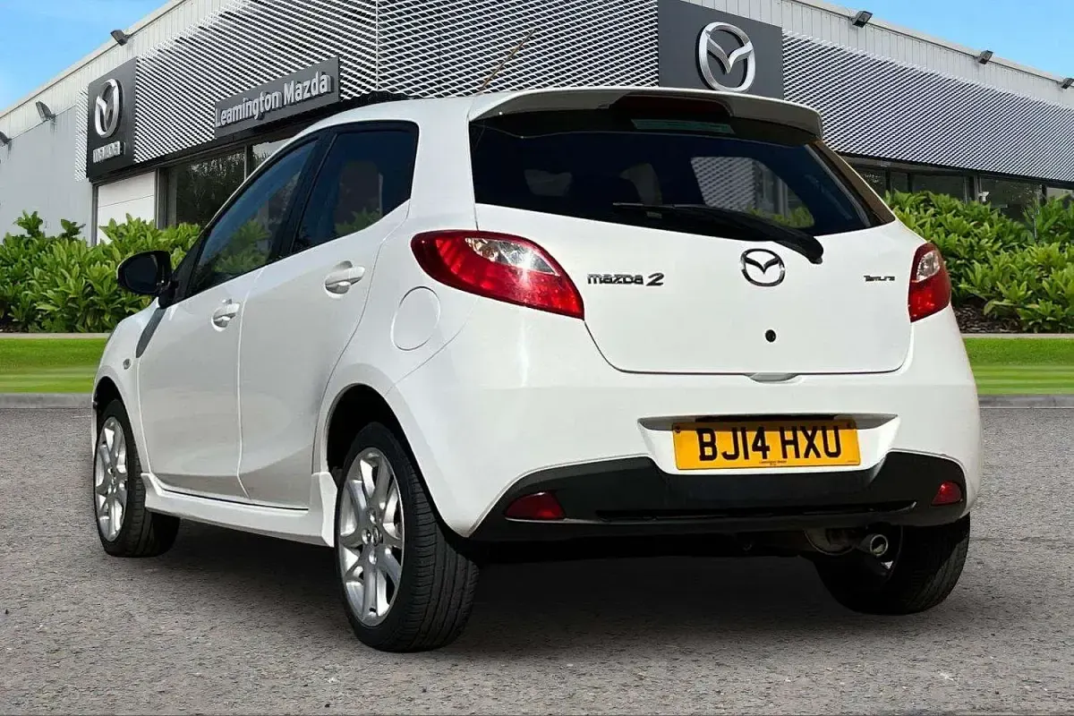 Usado Mazda 2 84 HP (61 kW) 2014 Branco Citadino