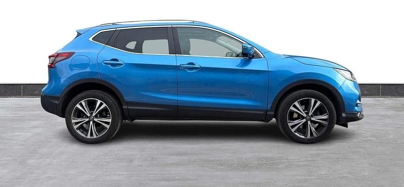 Vivid blue Used 2018 Nissan Qashqai N-Connecta SUV | £11,000 (Good price) - Image 1/4