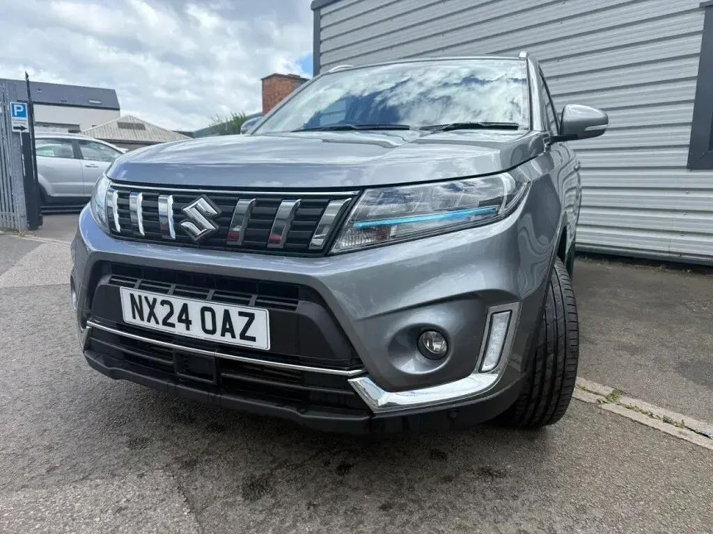 Käytetty Suzuki Vitara SZ5 2024 Harmaa Katumaasturi