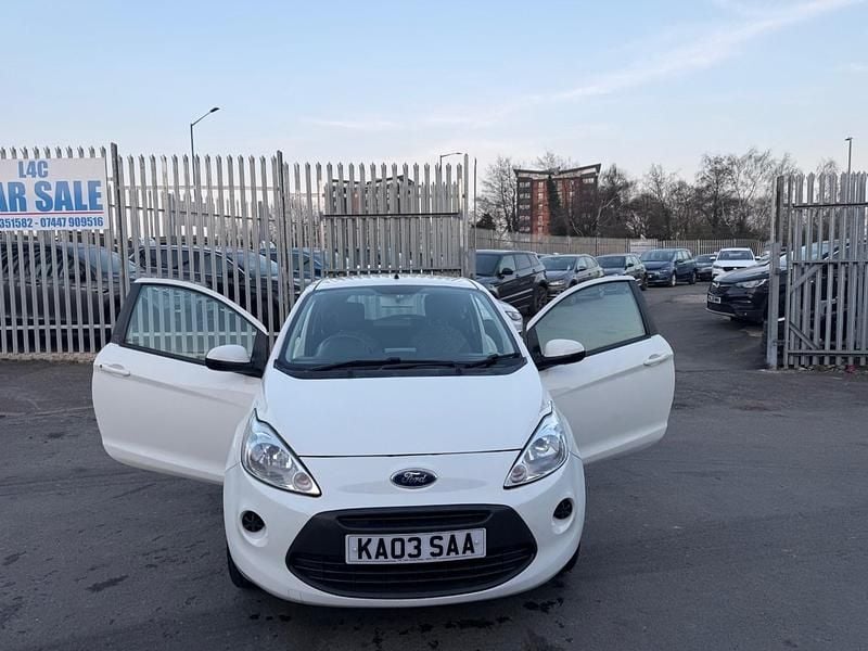 Used Ford Ka 69 HP (50 kW) 2013 White Hatchback