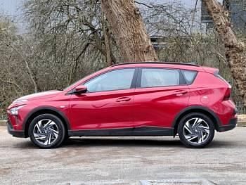 Used Hyundai Bayon SE 100 HP (73 kW) 2023 Red SUV