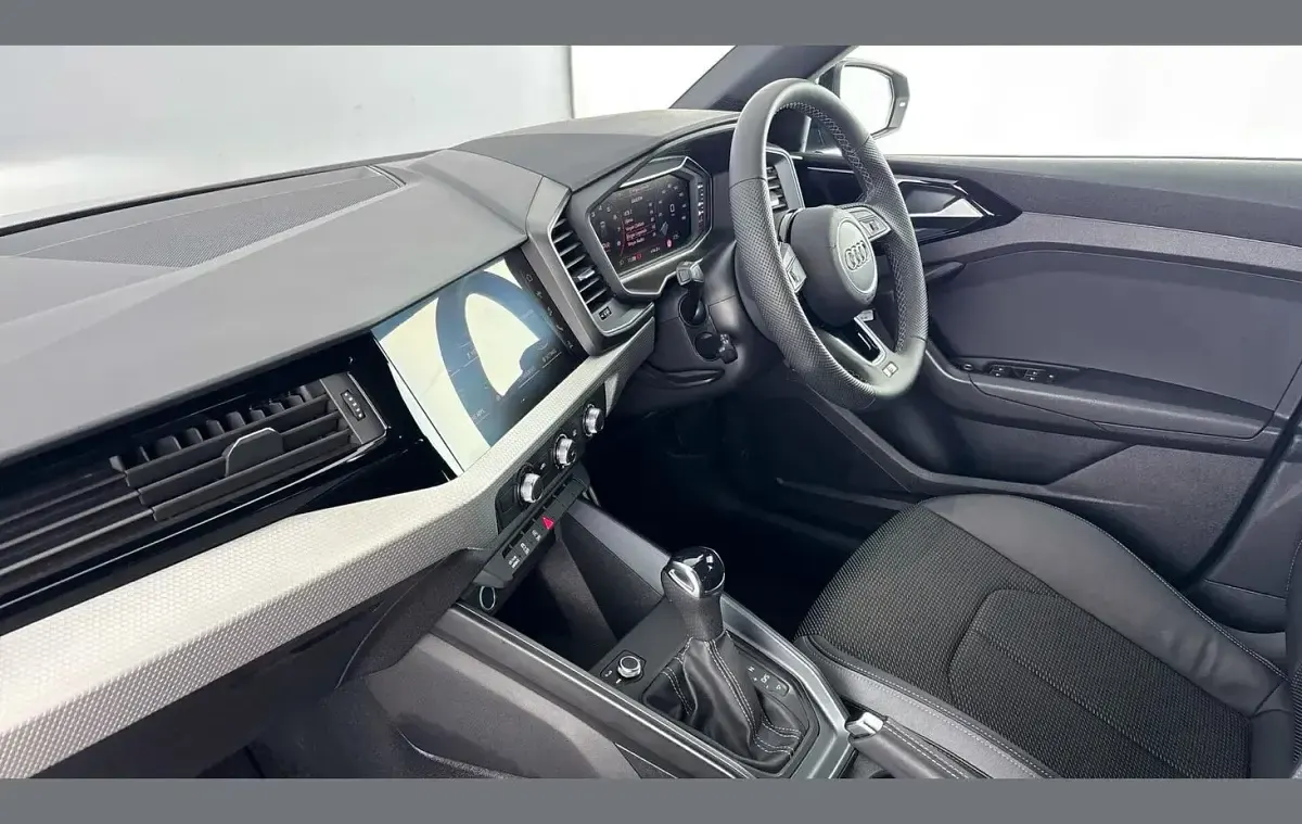 Begagnad Audi A1 S-Line 113 HK (83 kW) 2025 Svart SUV