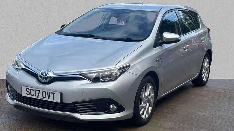 Silver Used 2017 Toyota Auris Hybrid Business Edition Hatchback | £11,910 (Good price) - Image 1/4