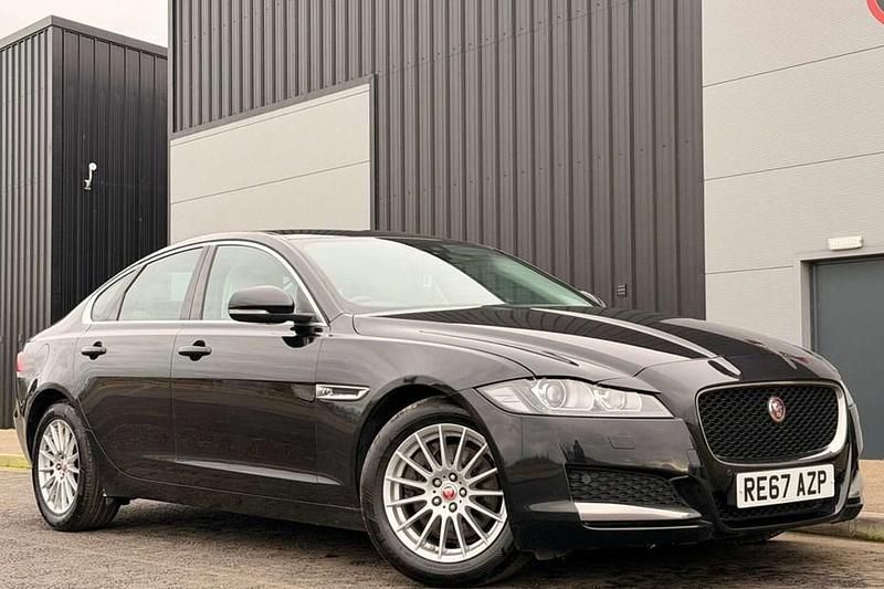 Second-hand Jaguar XF Prestige 180 CP (132 kW) 2017 Negru Berlinǎ