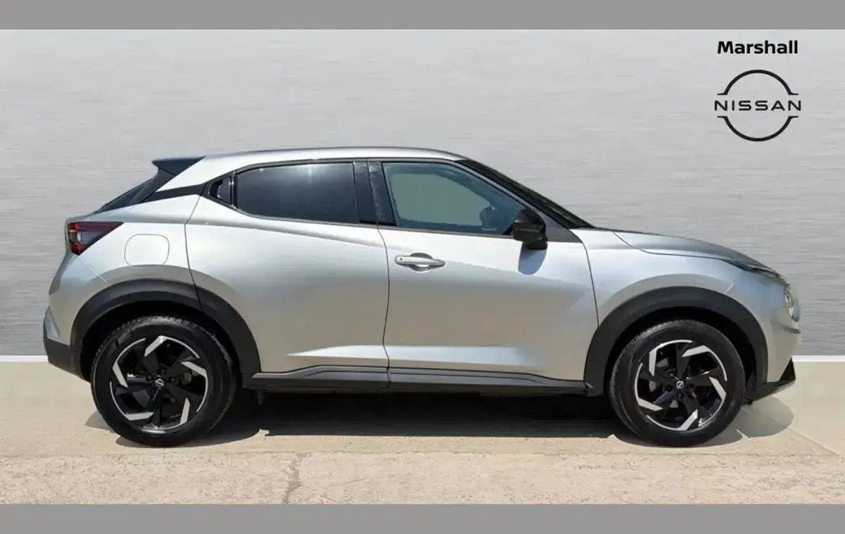 Used Nissan Juke N-Connecta 114 HP (83 kW) 2022 Silver SUV