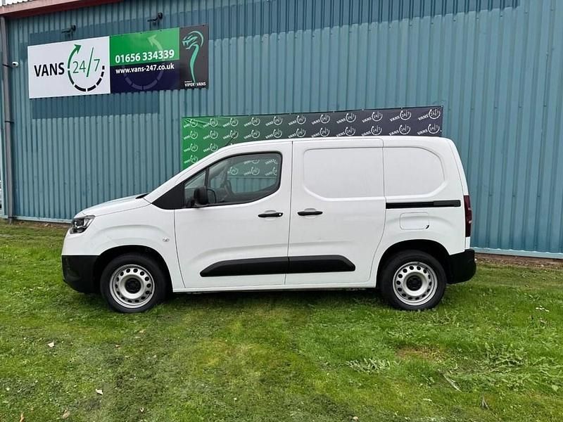 Used Toyota Proace Active 101 HP (74 kW) 2022 White MPV