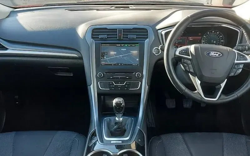 Used Ford Mondeo Titanium 160 HP (117 kW) 2015 Red Estate