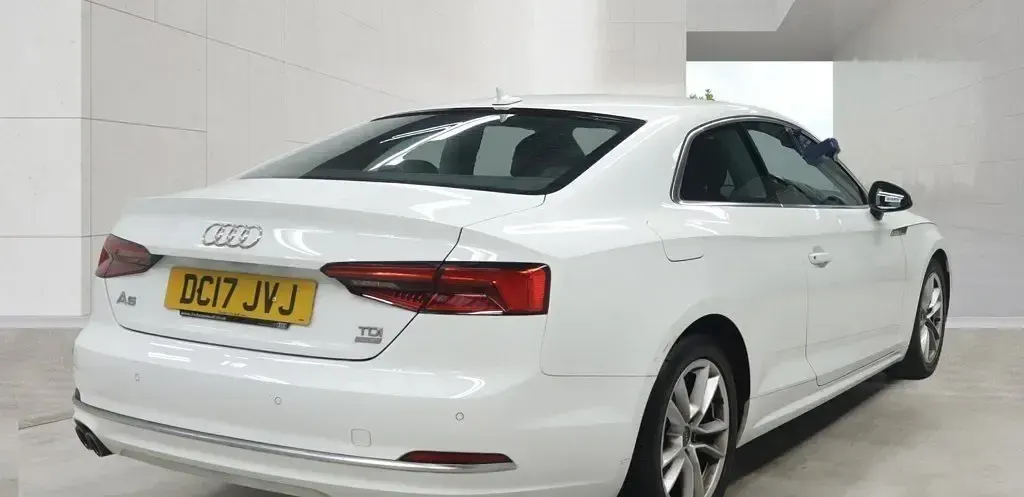 Używany Audi A5 Sport 190 KM (139 kW) 2017 Biały Coupe