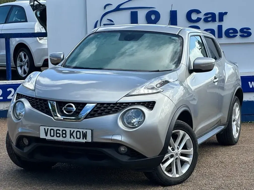 Usado Nissan Juke N-Connecta 110 CV (80 kW) 2018 Plateado SUV