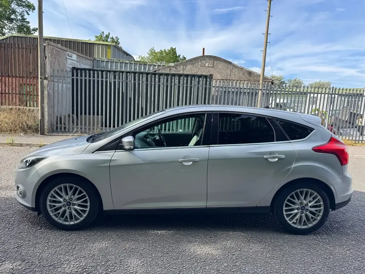 Used Ford Focus Zetec 2014 Silver Hatchback