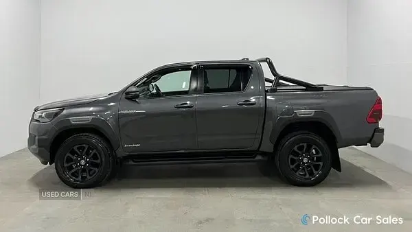Usado Toyota HiLux 208 CV (152 kW) 2024 Gris Pickup/Camioneta