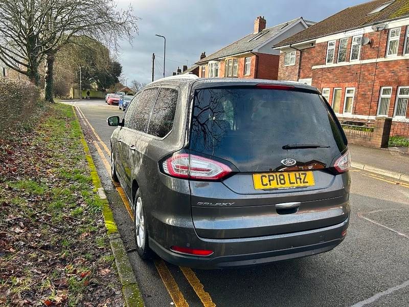 Usado Ford Galaxy Titanium 150 HP (110 kW) 2018 Cinzento Monovolume