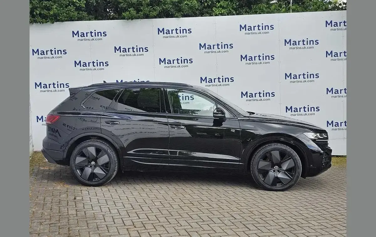 Used VW Touareg Black Edition 286 HP (210 kW) 2025 Black SUV