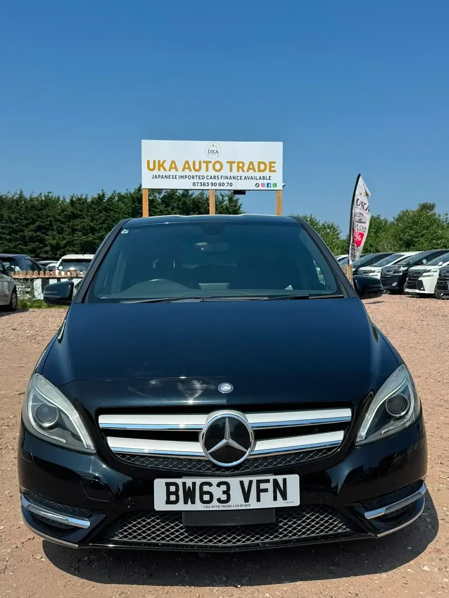 Used Mercedes B180 SE 2013 Black Hatchback