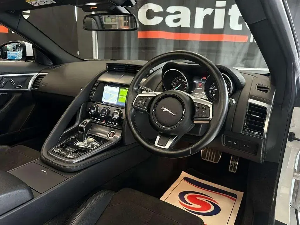 Used Jaguar F-Type R-Dynamic 380 HP (279 kW) 2018 White Cabriolet