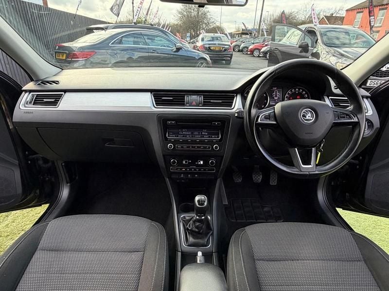 Gebraucht Skoda Rapid Elegance 105 PS (77 kW) 2014 Schwarz Kleinwagen