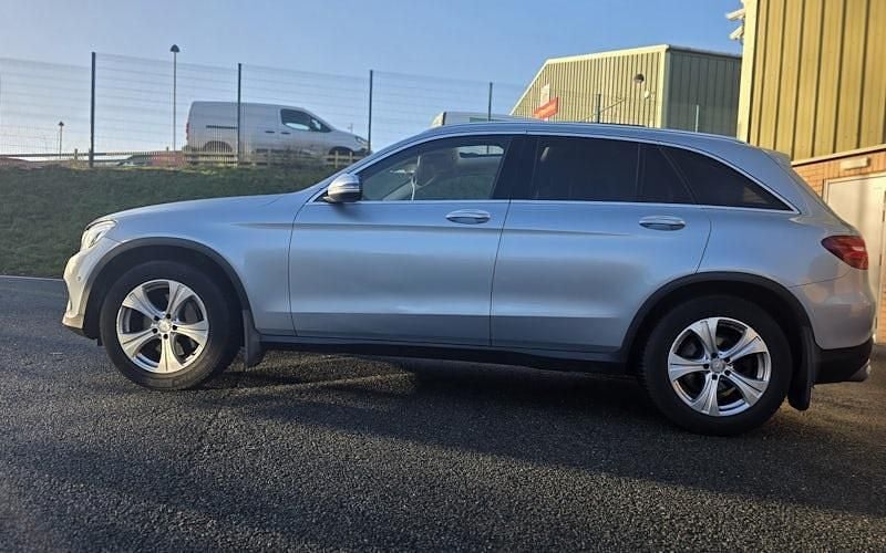 Used Mercedes GLC220 Premium 170 HP (125 kW) 2019 Estate