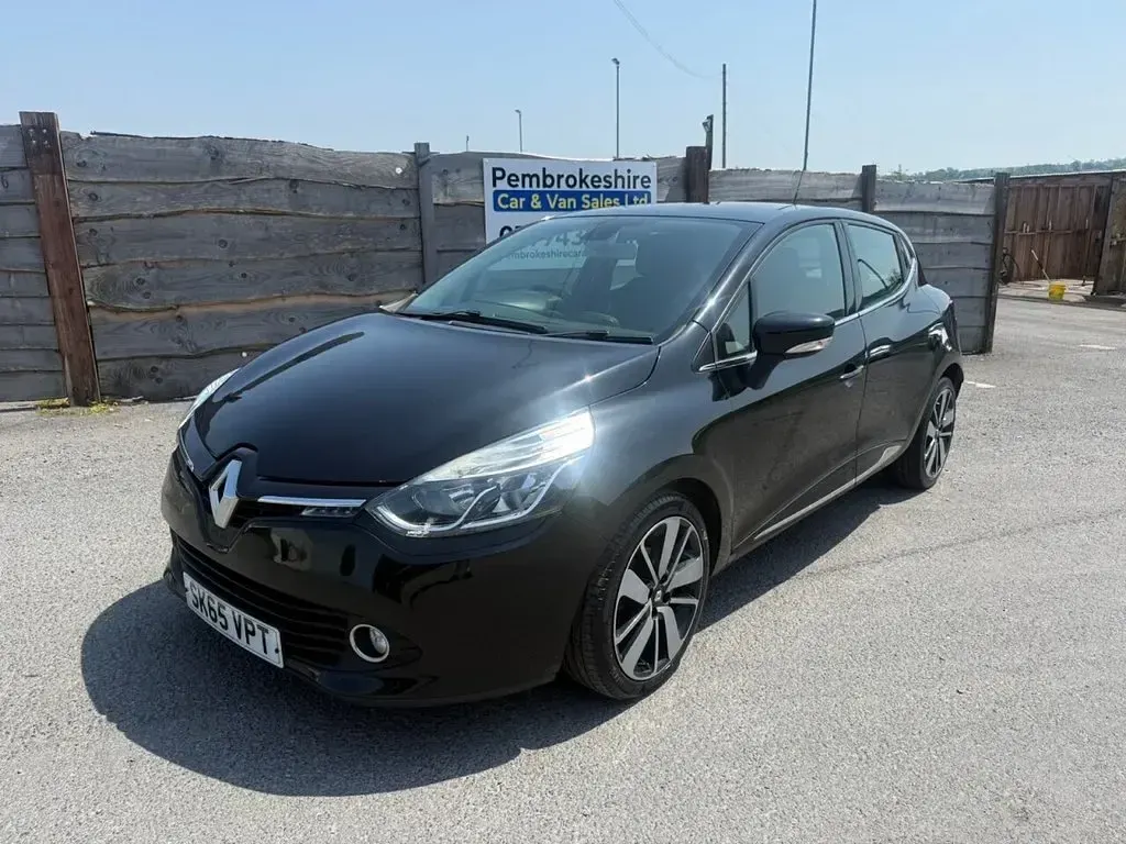 Used Renault Clio Dynamique 90 HP (66 kW) 2015 Black Hatchback